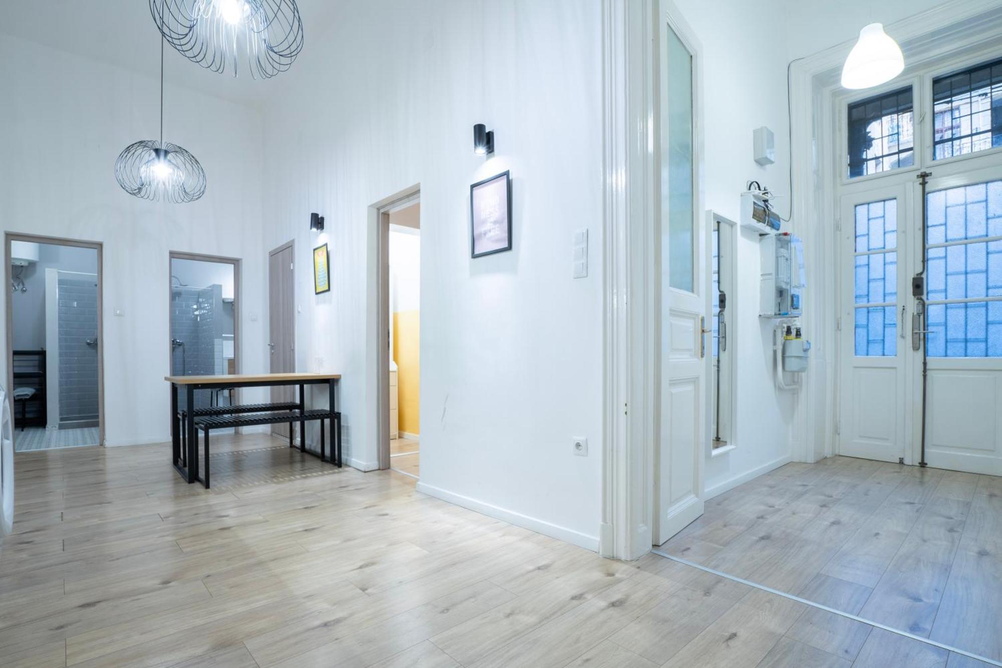 4-Bedroom Comfort Apartment In The Citycenter F38 Budapest Exterior photo